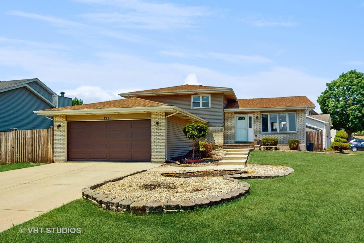 2220 Manico Dr., Crest Hill, IL 60403