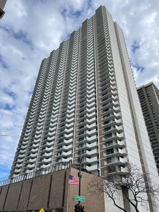 6033 N Sheridan Rd. #17A, Chicago, IL 60660