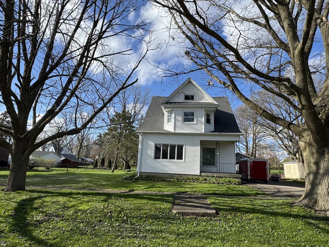 428 W Cherry St., Compton, IL 61318