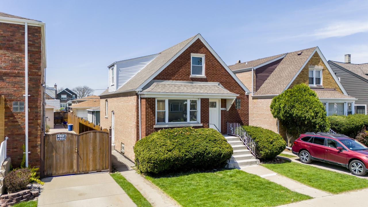5438 S Neenah Ave., Chicago, IL 60638