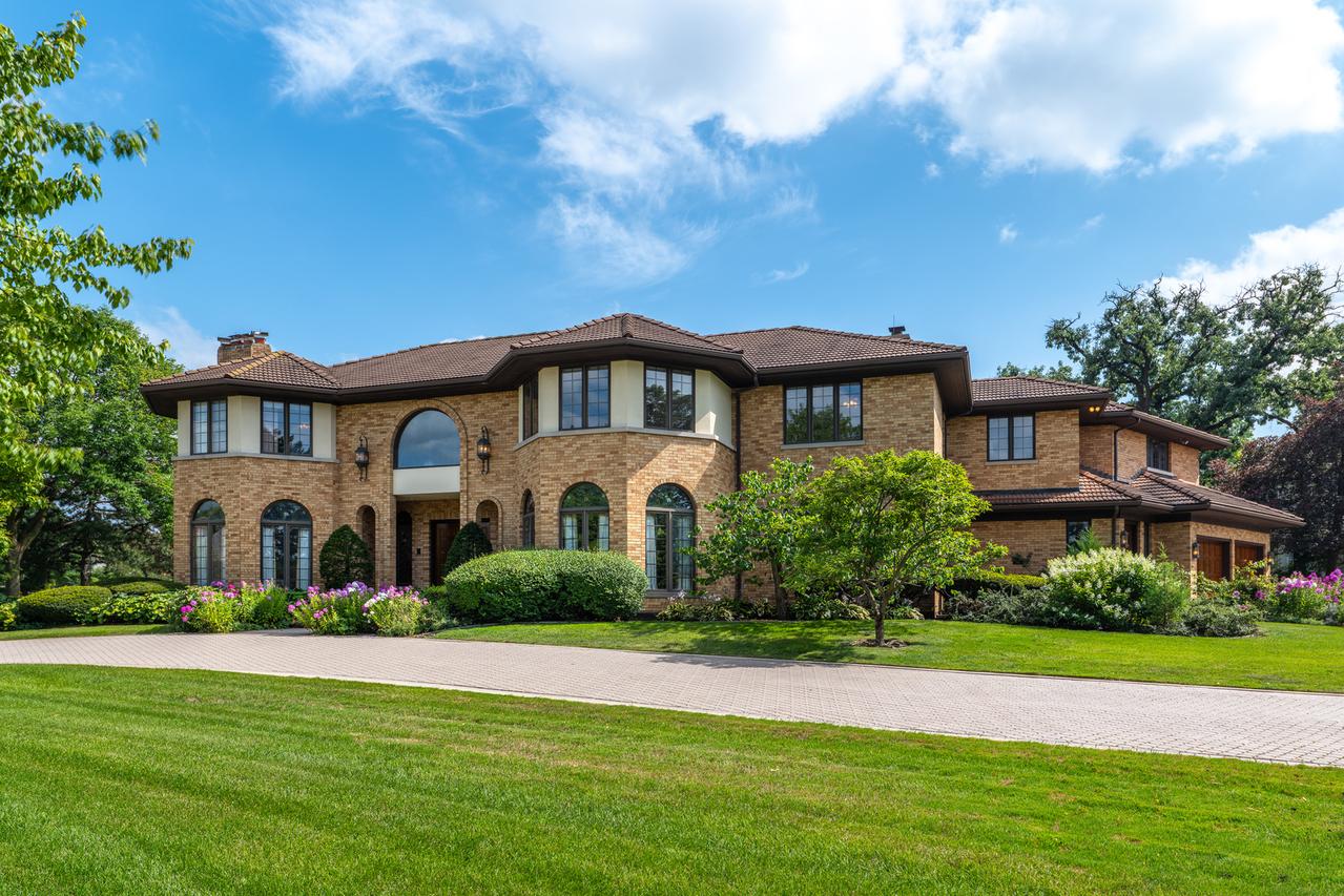 1612 Midwest Club Pkwy., Oak Brook, IL 60523