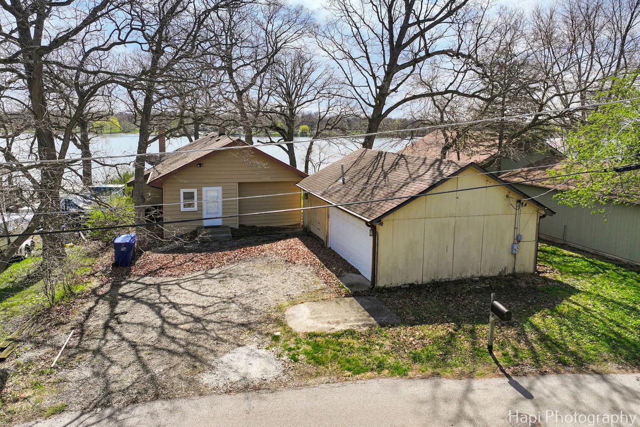 33566 N Lake Shore Dr., Grayslake, IL 60030