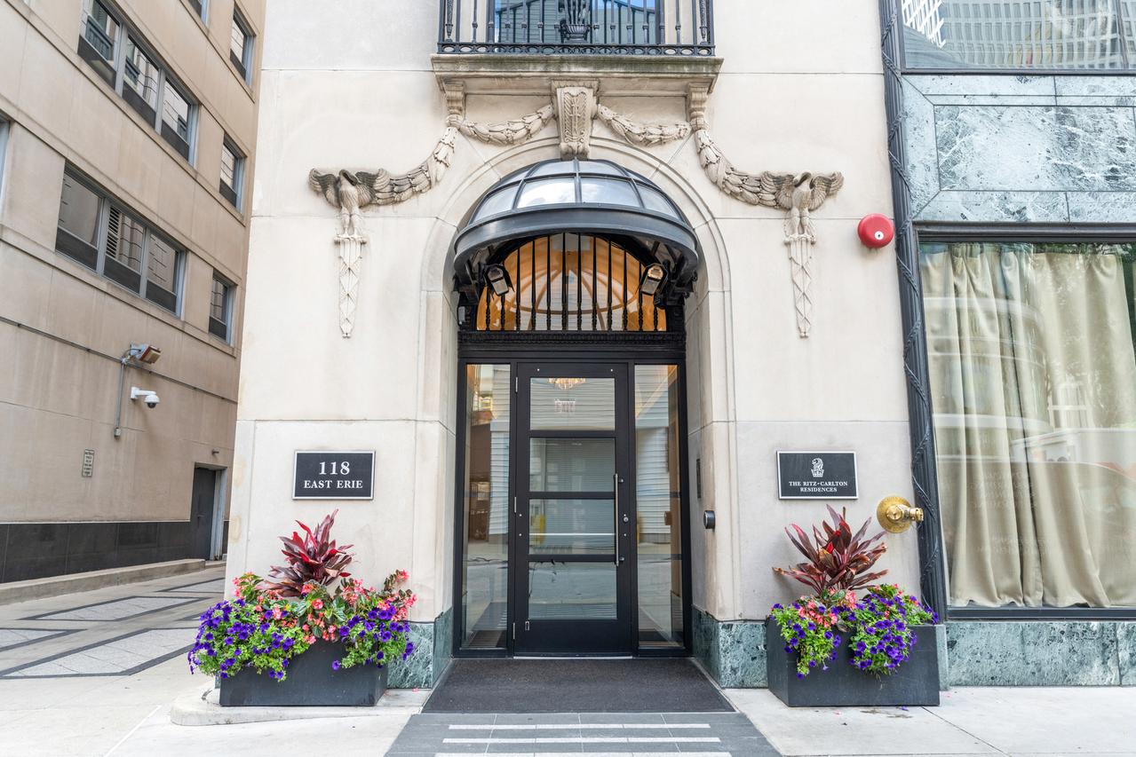 118 E Erie St. #18B, Chicago, IL 60611