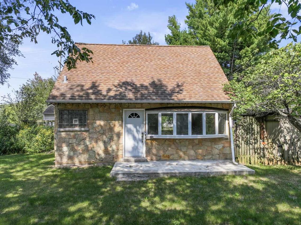 1702 W Algonquin Rd., Lake In The Hills, IL 60156
