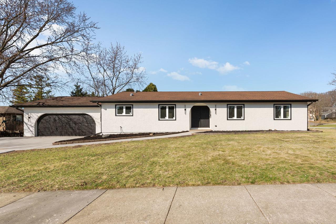 124 N Western Ave., Bartlett, IL 60103