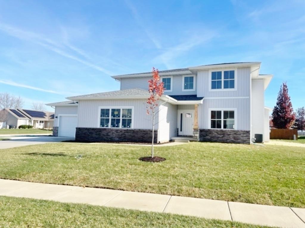 2702 Lone Oak Rd., Bloomington, IL 61705