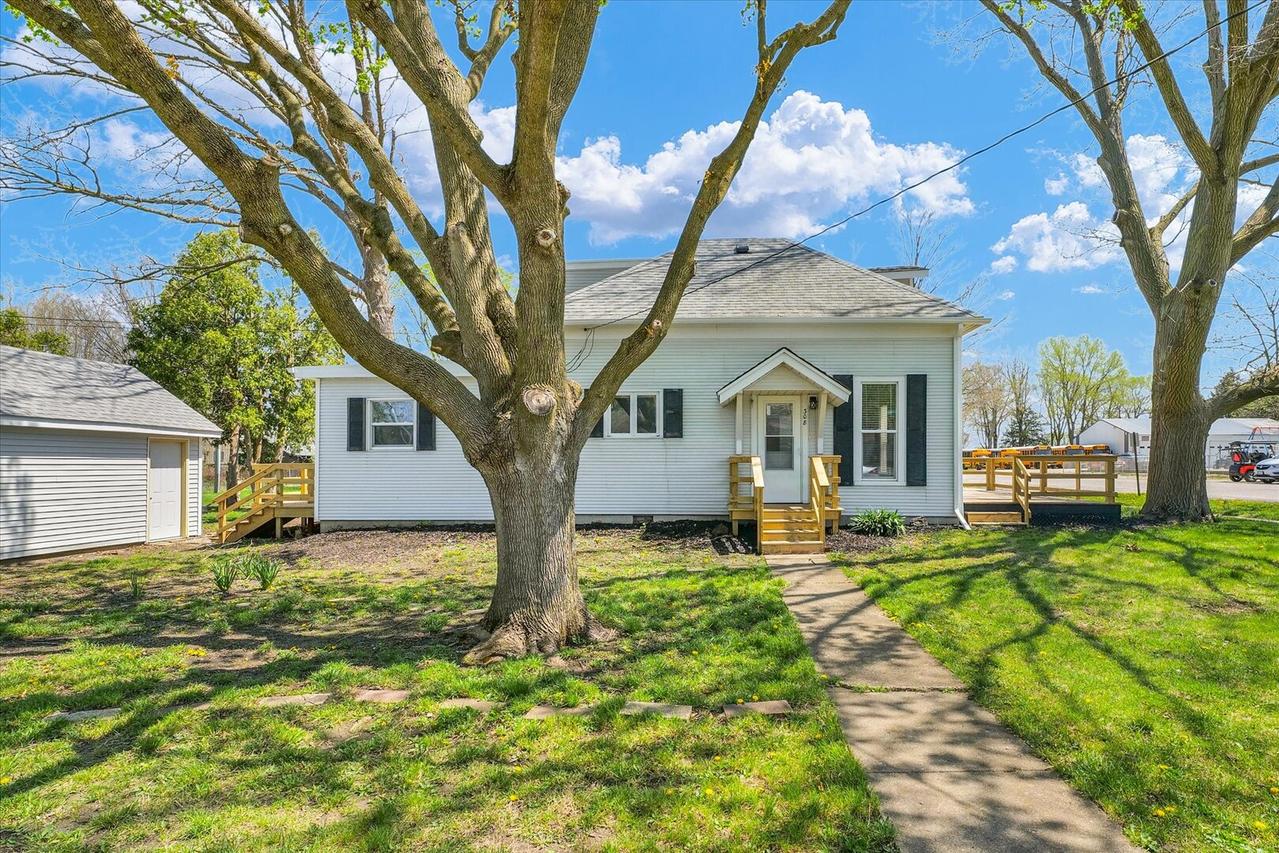 308 S 6th St., St. Joseph, IL 61873