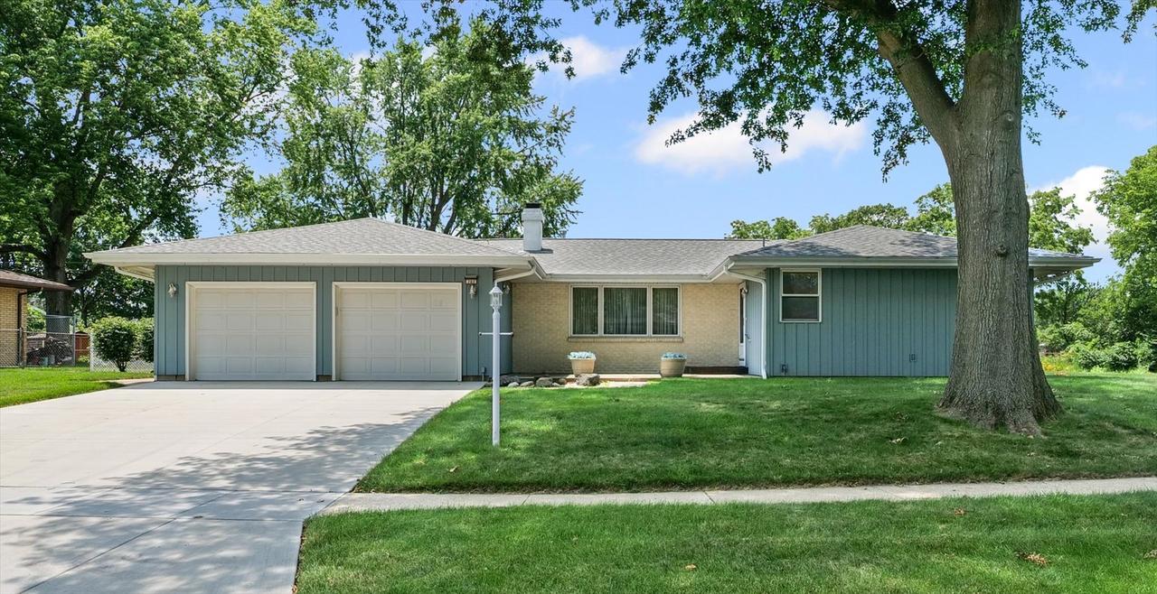 707 W Dodson Dr., Urbana, IL 61802