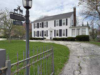 916 W Campbell St., Arlington Heights, IL 60005