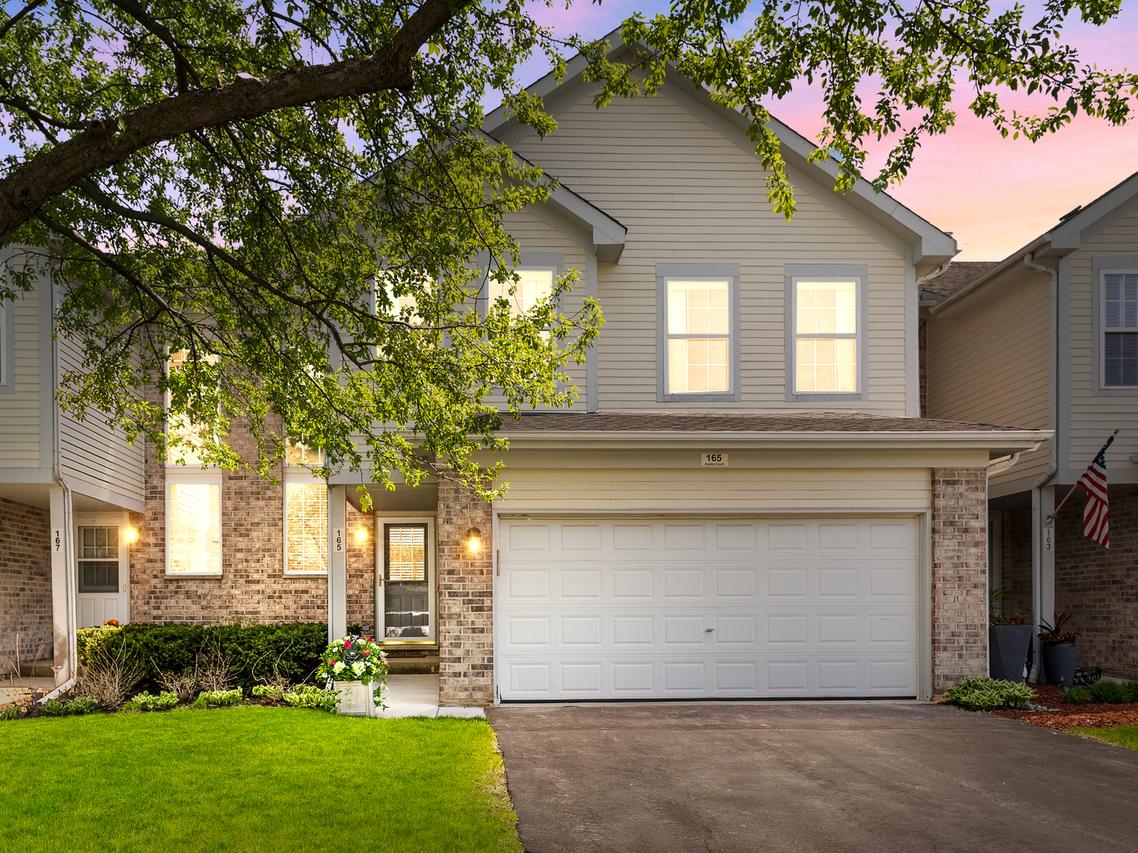 165 Avalon Ct., Roselle, IL 60172