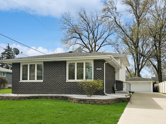 6941 W 106th Pl., Worth, IL 60482