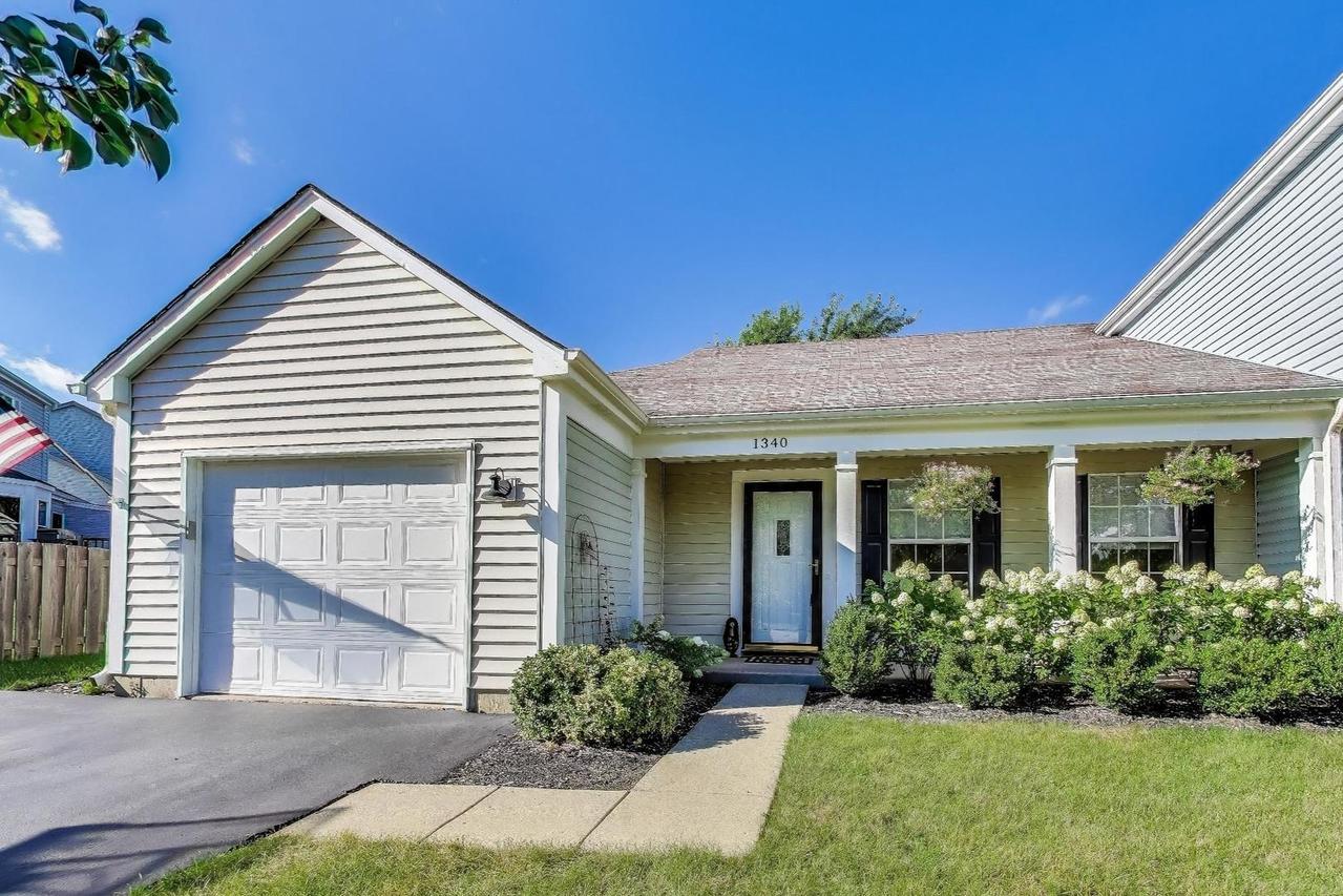 1340 Spalding Dr., Mundelein, IL 60060