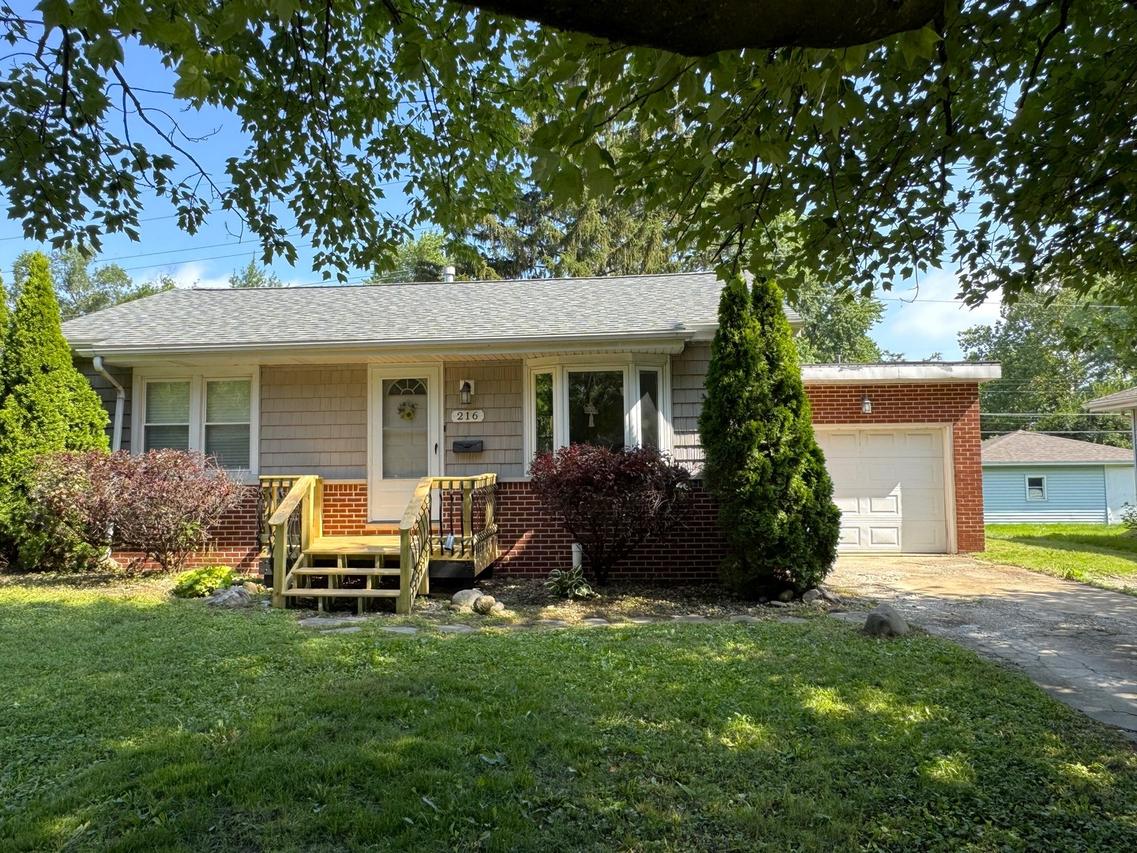 216 Brookwood Dr., Champaign, IL 61820