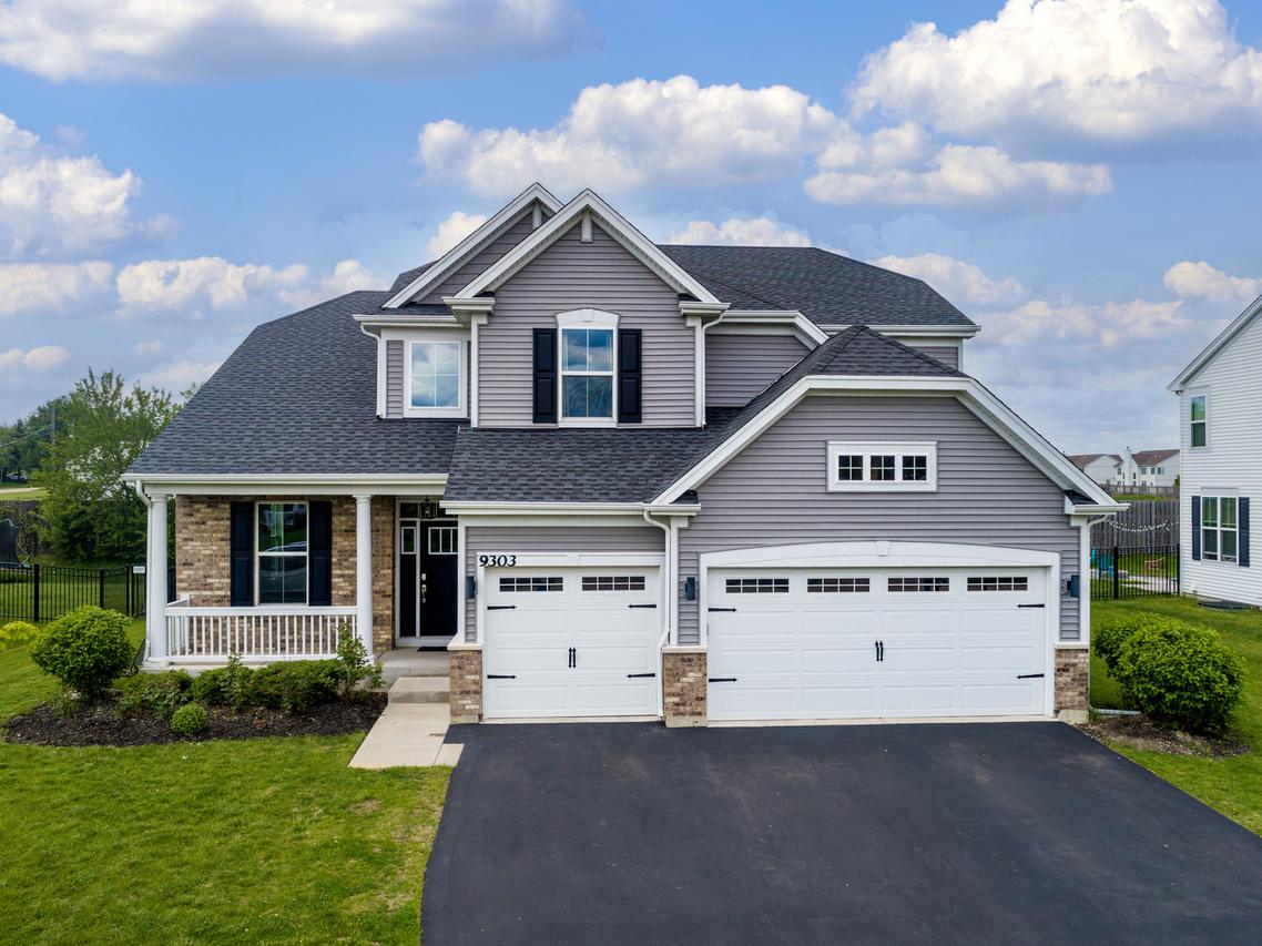 9303 Enstrom Ln., Huntley, IL 60142