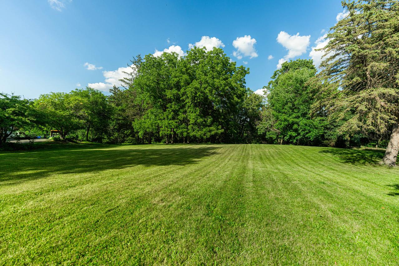 36W172 Silver Glen Ct., St. Charles, IL 60175