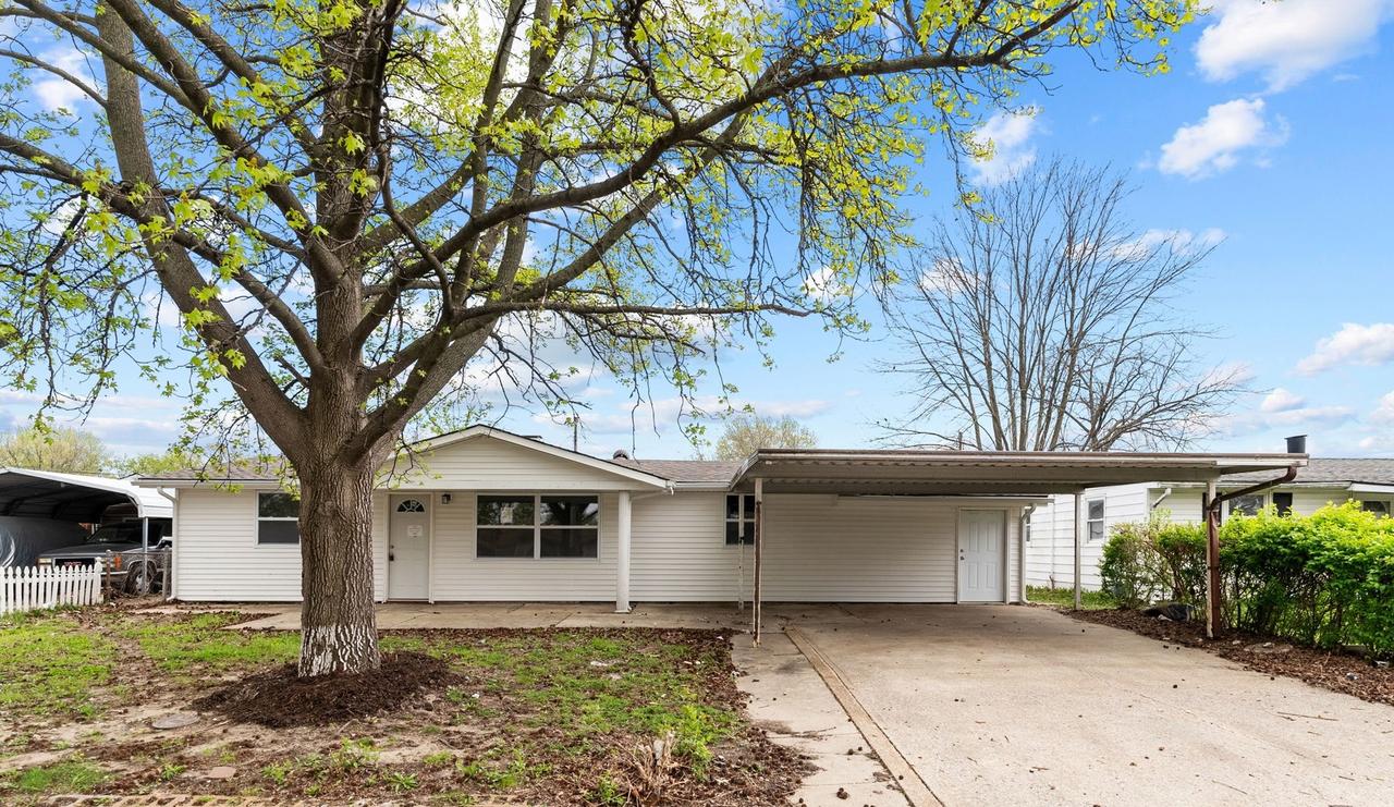 208 St Christopher Dr., Cahokia, IL 62206