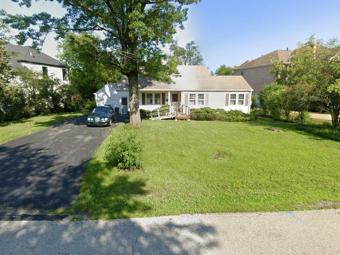 617 Meadow Dr., Glenview, IL 60025
