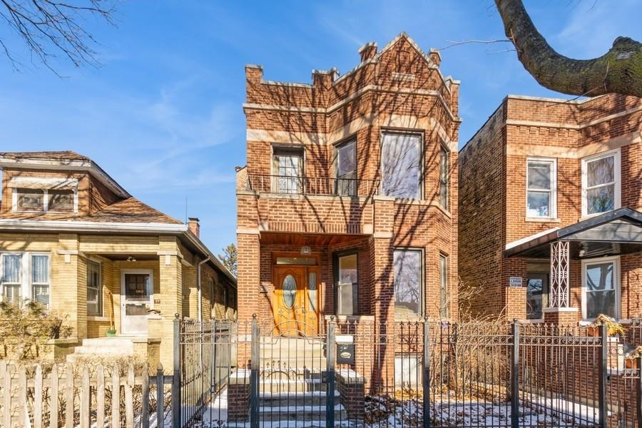 2736 W Wellington Ave., Chicago, IL 60618
