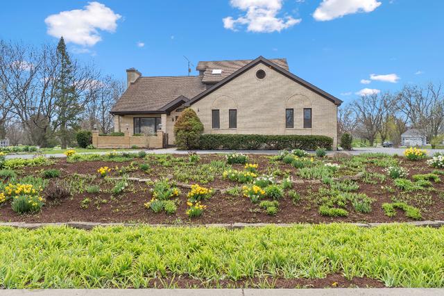 6 Fox Hunt Tr., Hawthorn Woods, IL 60047