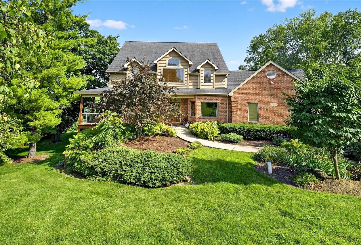 4 Bernay Ct., Cary, IL 60013