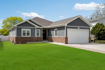 8029 98th St., Palos Hills, IL 60465