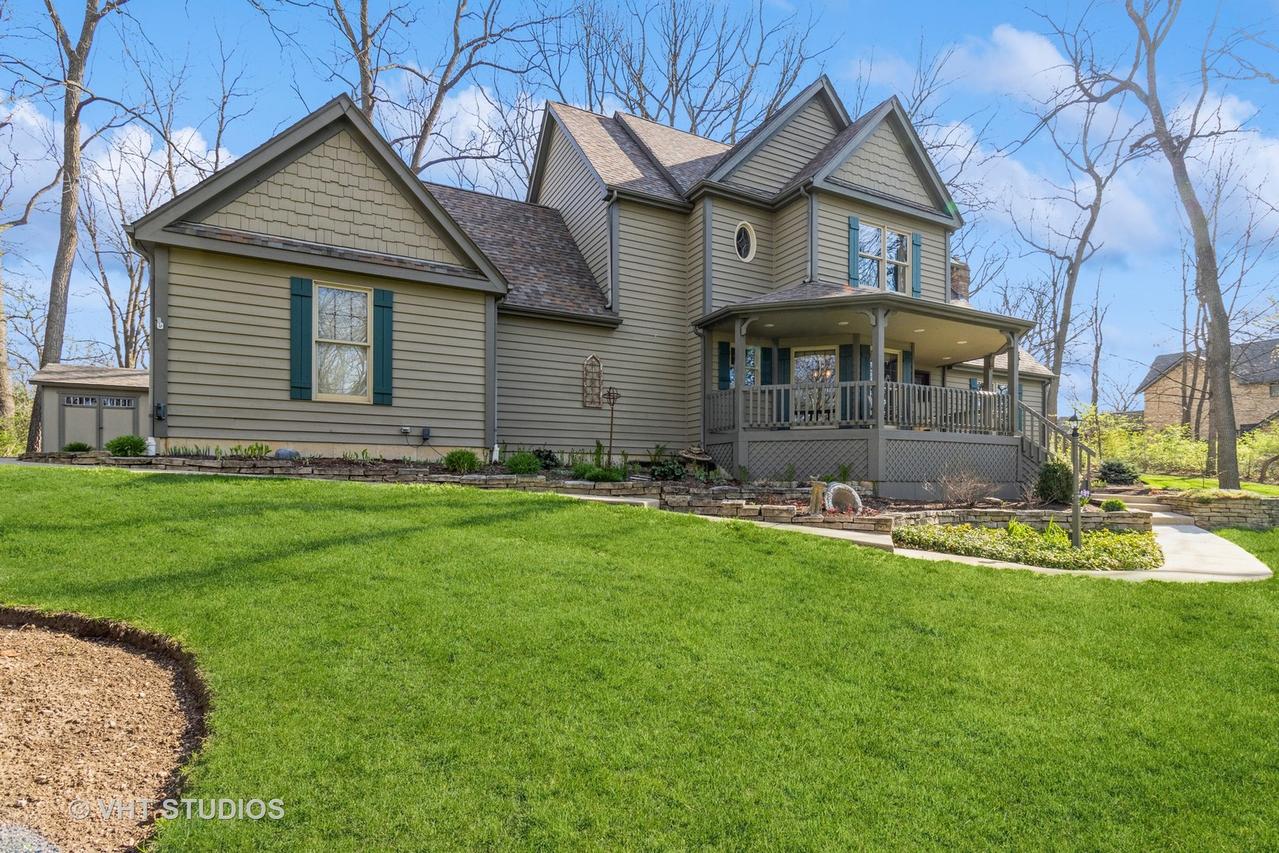 2516 Bennington Ln., McHenry, IL 60050