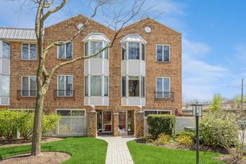 100 Bishop Quarter Ln., Oak Park, IL 60302