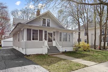 825 Saint John St., Elgin, IL 60120