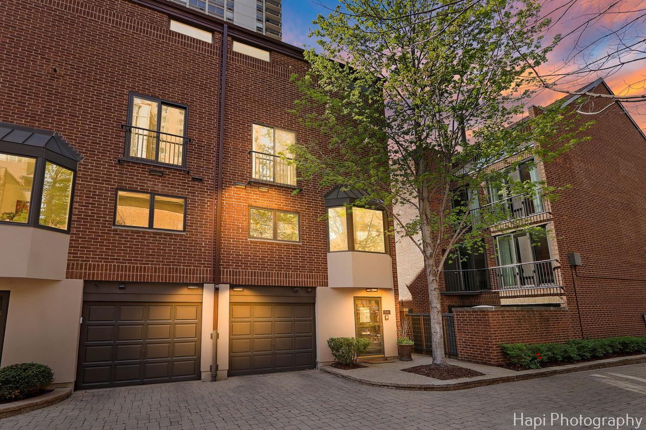 1340 N Sutton Pl., Chicago, IL 60610