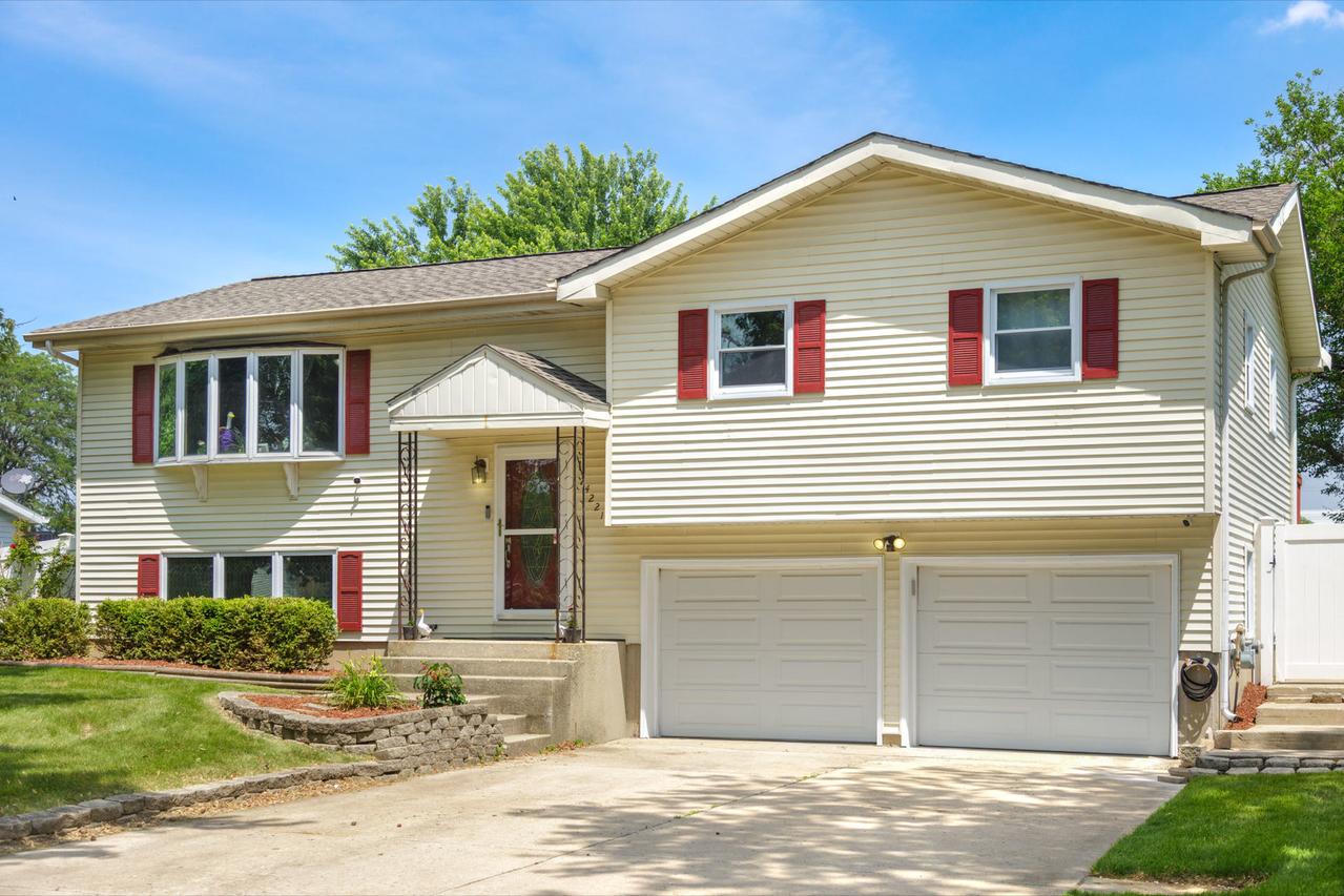 24221 S Edwin Dr., Channahon, IL 60410