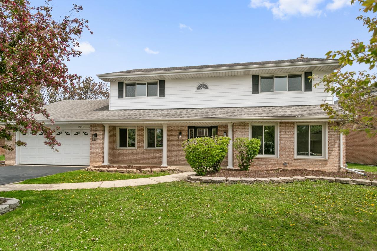 17241 Vollbrecht Dr., South Holland, IL 60473