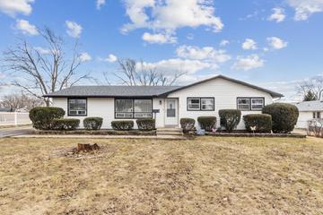 27 Dennison Dr., Bourbonnais, IL 60914