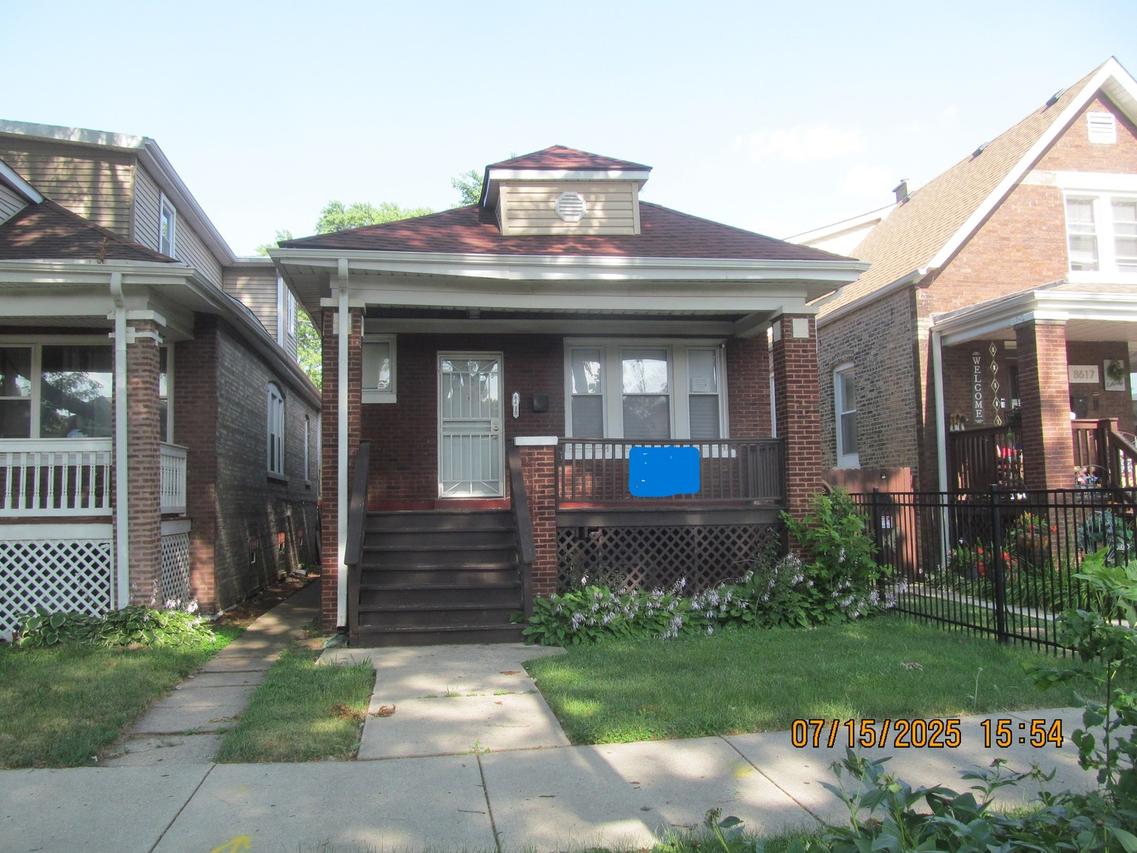 8615 S Aberdeen St., Chicago, IL 60620