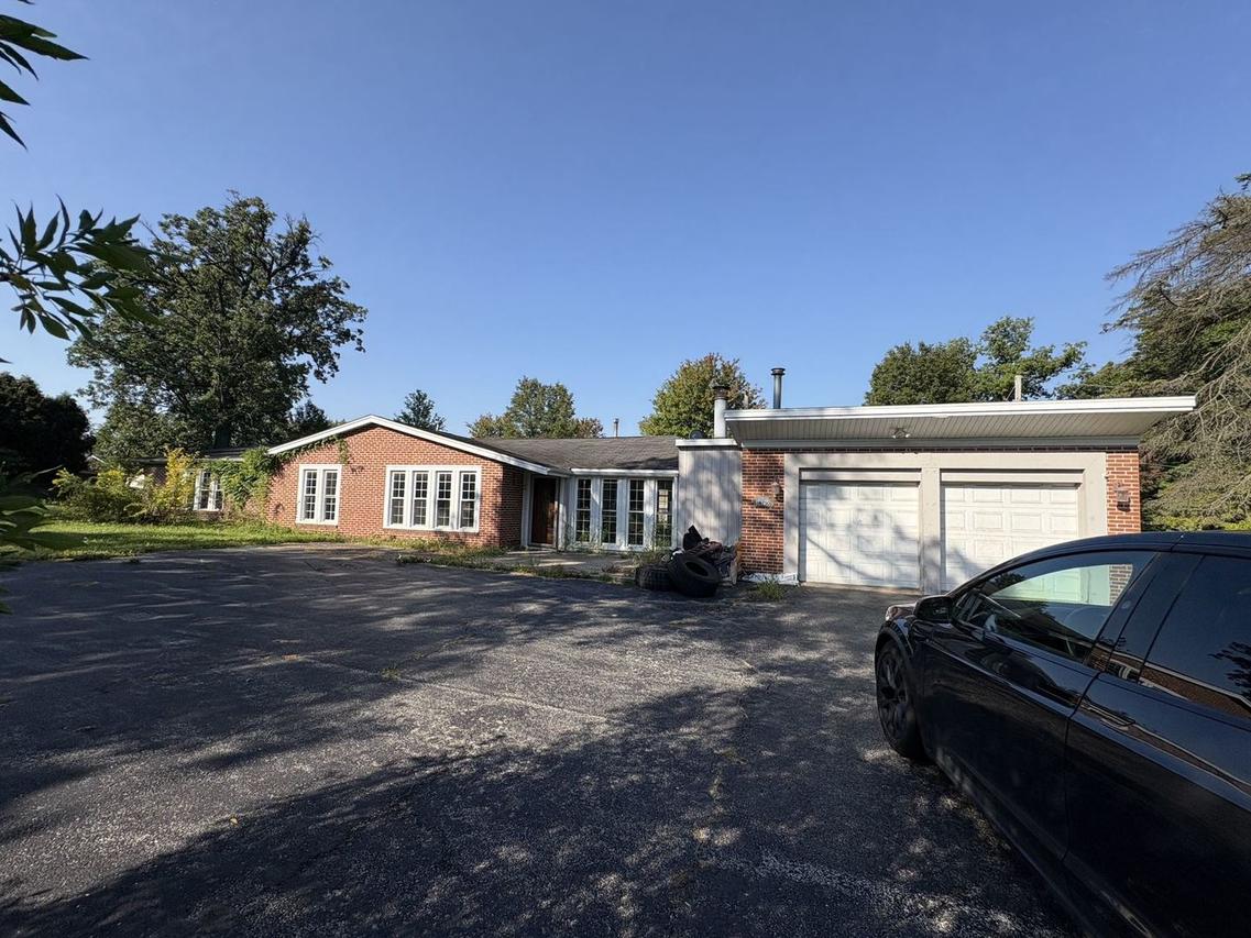 3N750 Wood Dale Rd., Addison, IL 60101