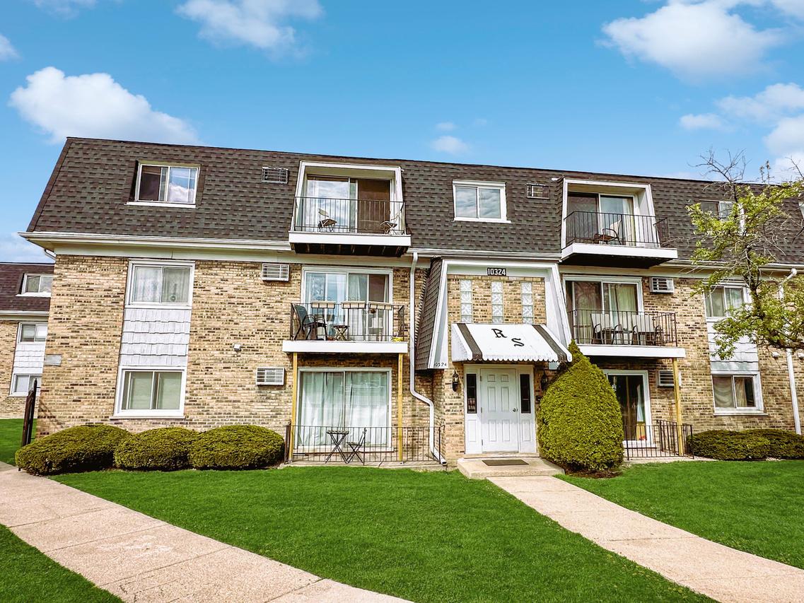 10324 Ridgeland Ave. #203, Chicago Ridge, IL 60415