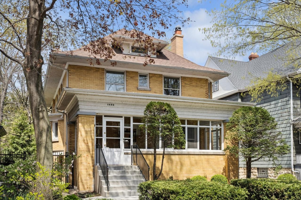 1430 W Greenleaf Ave., Chicago, IL 60626