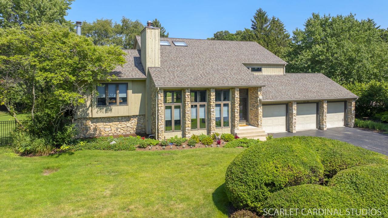 1S731 Bender Ln., West Chicago, IL 60185