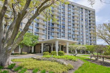 20 N Tower Rd. #6E, Oak Brook, IL 60523