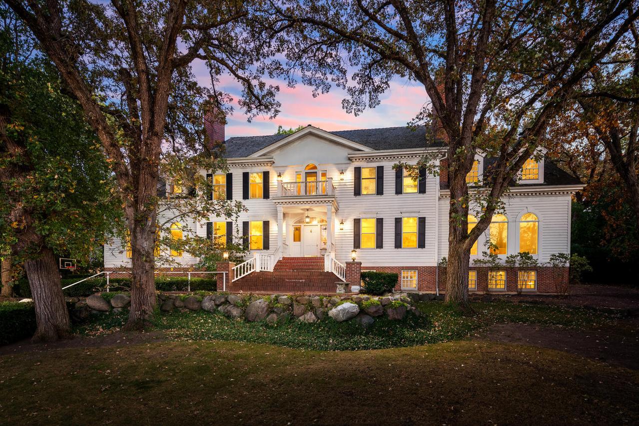 15 Riderwood Rd., North Barrington, IL 60010