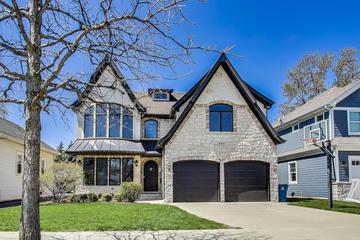 652 S Swain Ave., Elmhurst, IL 60126