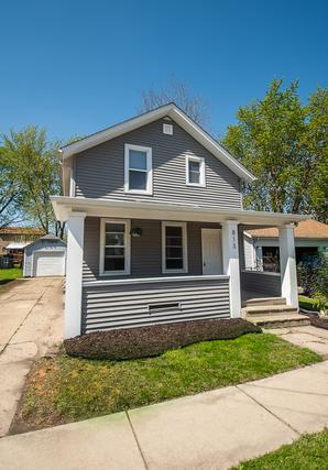813 W 5th St., Dixon, IL 61021