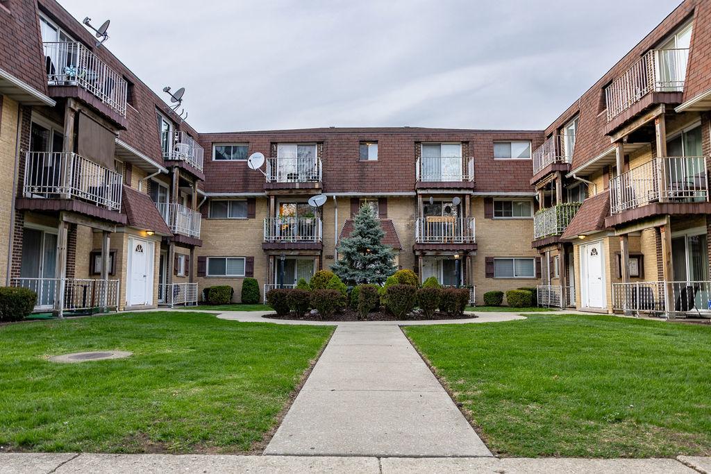 8538 W Catherine Ave. #4N, Chicago, IL 60656