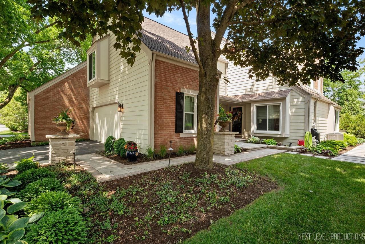 113 Whittington Course, St. Charles, IL 60174