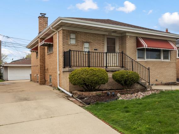 618 Bensley Ave., Calumet City, IL 60409