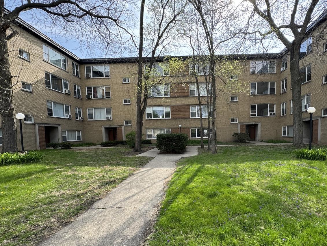 6141 N Seeley Ave. #1D, Chicago, IL 60659