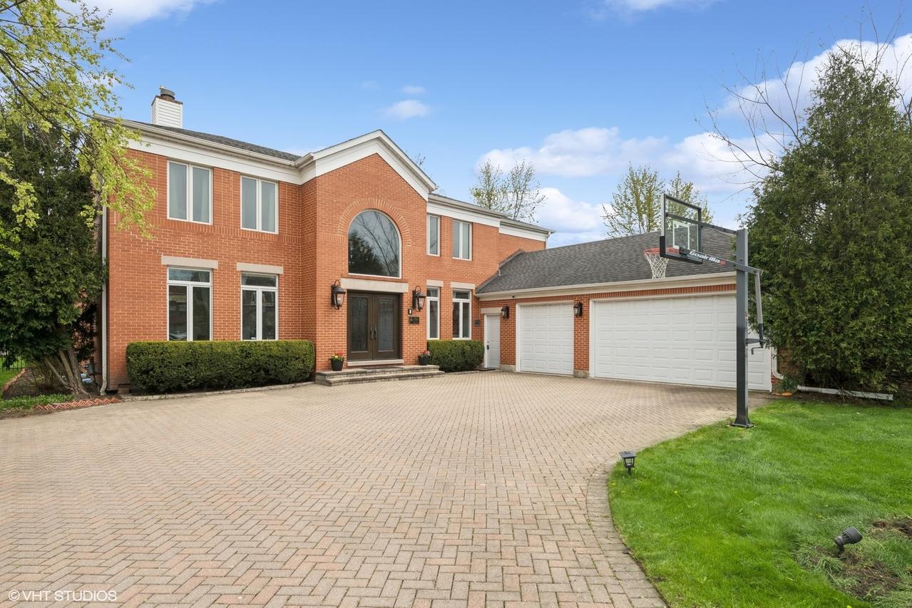 3754 Maple Ave., Northbrook, IL 60062