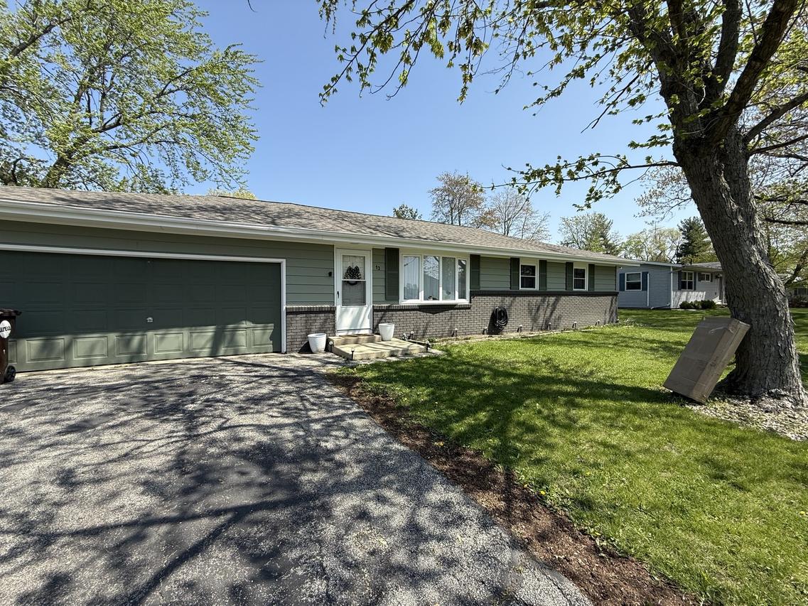 13 Green St., Fisher, IL 61843