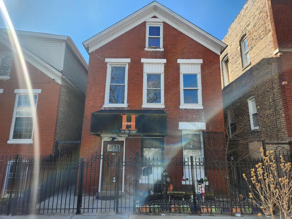 1452 N Central Park Ave., Chicago, IL 60651