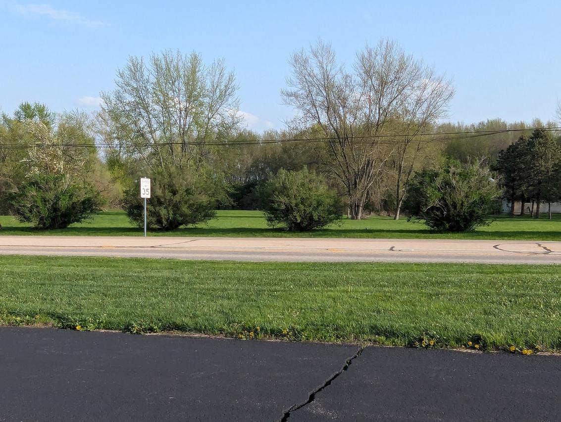 582 W Dresser Rd., Dekalb, IL 60115