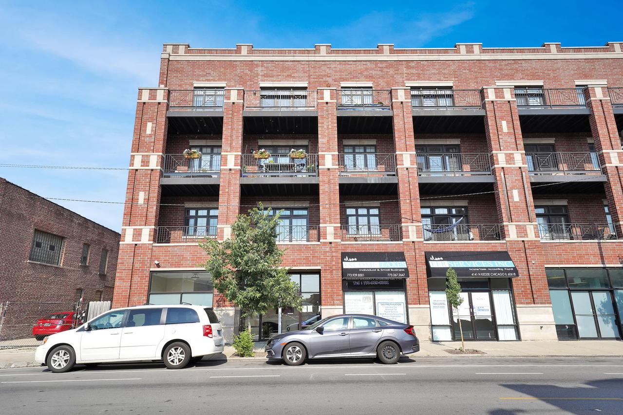 4141 N Kedzie Ave. #207, Chicago, IL 60618